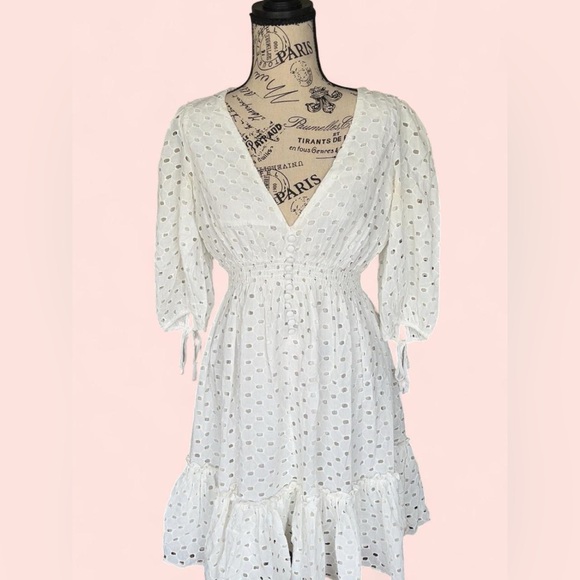 Topshop Dresses & Skirts - Women’s Taylor Elegant White Eyelet Dress Puff Sleeve